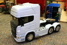 Load image into Gallery viewer, WEL32670LW WELLY 1:32 Scale Scania R730 V8 6x4 Lorry in White
