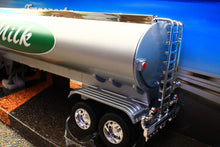 Load image into Gallery viewer, WEL32672 Welly 1:32 Scale Scania R730 4x2 Lorry in Red with Silver &#39;Milk Tanker&#39; Trailer