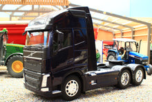 Load image into Gallery viewer, WEL32690LB Welly 1:32 Scale Volvo FH 6x 2 Lorry In Dark Blue