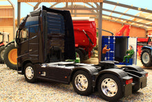 Load image into Gallery viewer, WEL32690LB Welly 1:32 Scale Volvo FH 6x 2 Lorry In Dark Blue