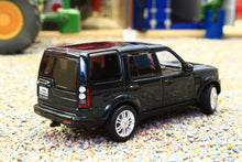 Load image into Gallery viewer, WHE001G WHELART 1:64 Scale Land Rover Discovery 4 in British Green