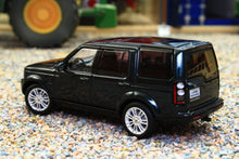 Load image into Gallery viewer, WHE001G WHELART 1:64 Scale Land Rover Discovery 4 in British Green