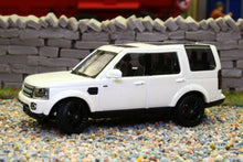 Load image into Gallery viewer, WHE640102 WHEELART 1:64 Scale Land Rover Discovery 4 in White with Black Alloys