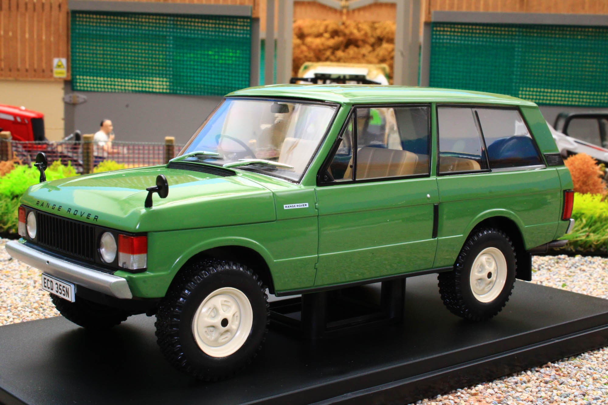 WHI124171 Whitebox 1:24 Scale Land Rover Range Rover in Green 1970 ...