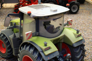 43374(w) Weathered Britains Claas Arion 660 Tractor DUSTY VERSION