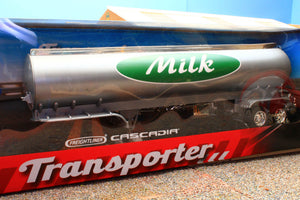 WELMT01 Welly MAN TGX 6x4 Lorry in Red with Milk Tanker in Silver