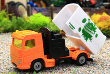Load image into Gallery viewer, 1104 Siku 1:87 Scale Road Sweeper Truck