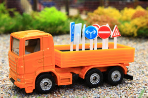 1322  Siku 1:87 Road Maintenance Lorry with Road Signs