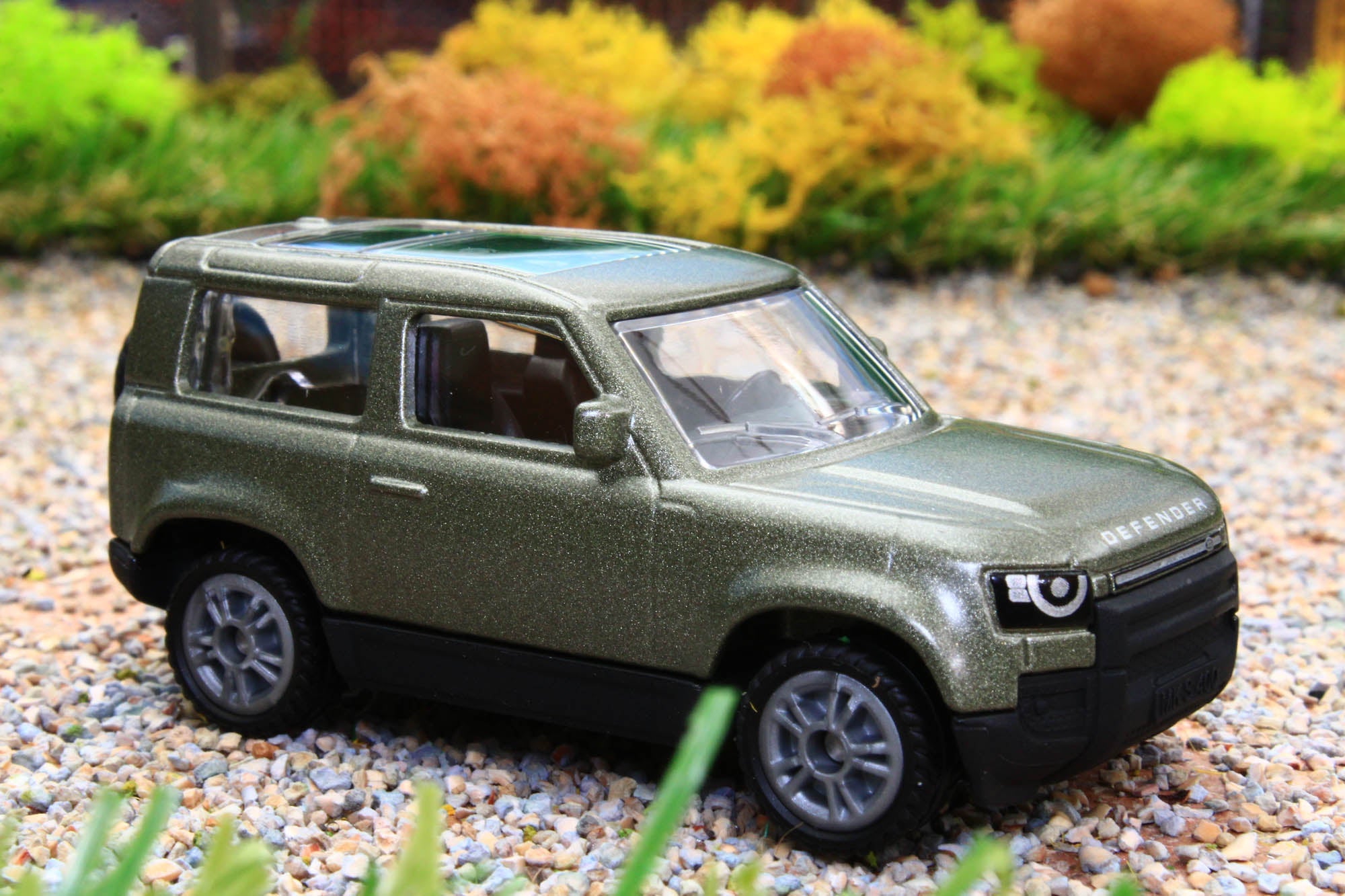 新品　Land Rover Defender 90 P400 AWD ミニカー 1549 Siku Land Rover Defender 90 P400 – Brushwood Toys
