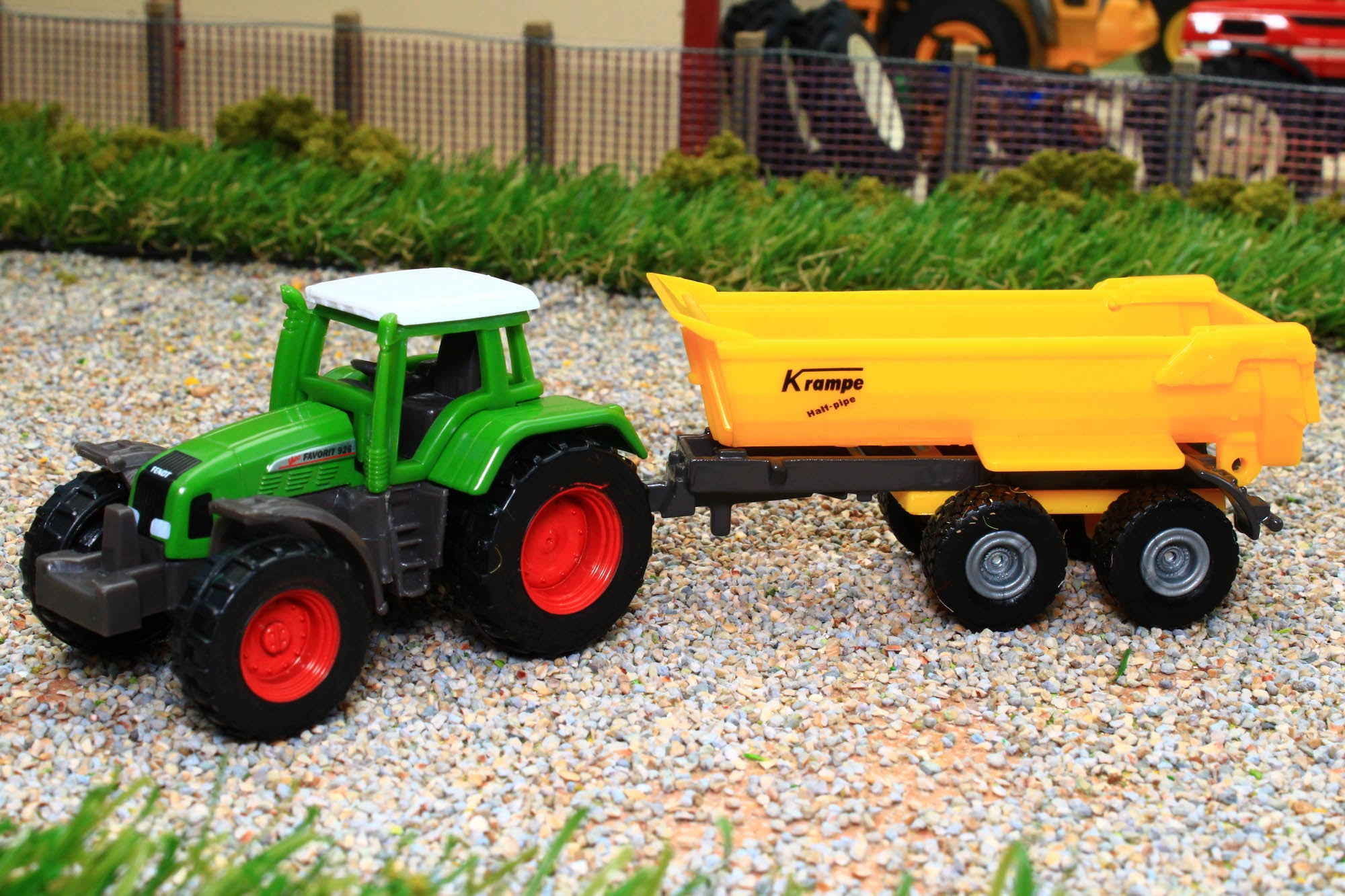 Siku 1:87 Fendt With Krampe Tipping Trailer