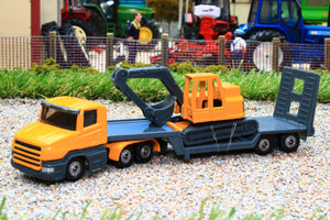 1611 Siku 1:87 Scale Articulated Lorry with Low Loader and Digger