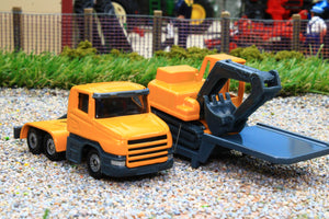 1611 Siku 1:87 Scale Articulated Lorry with Low Loader and Digger