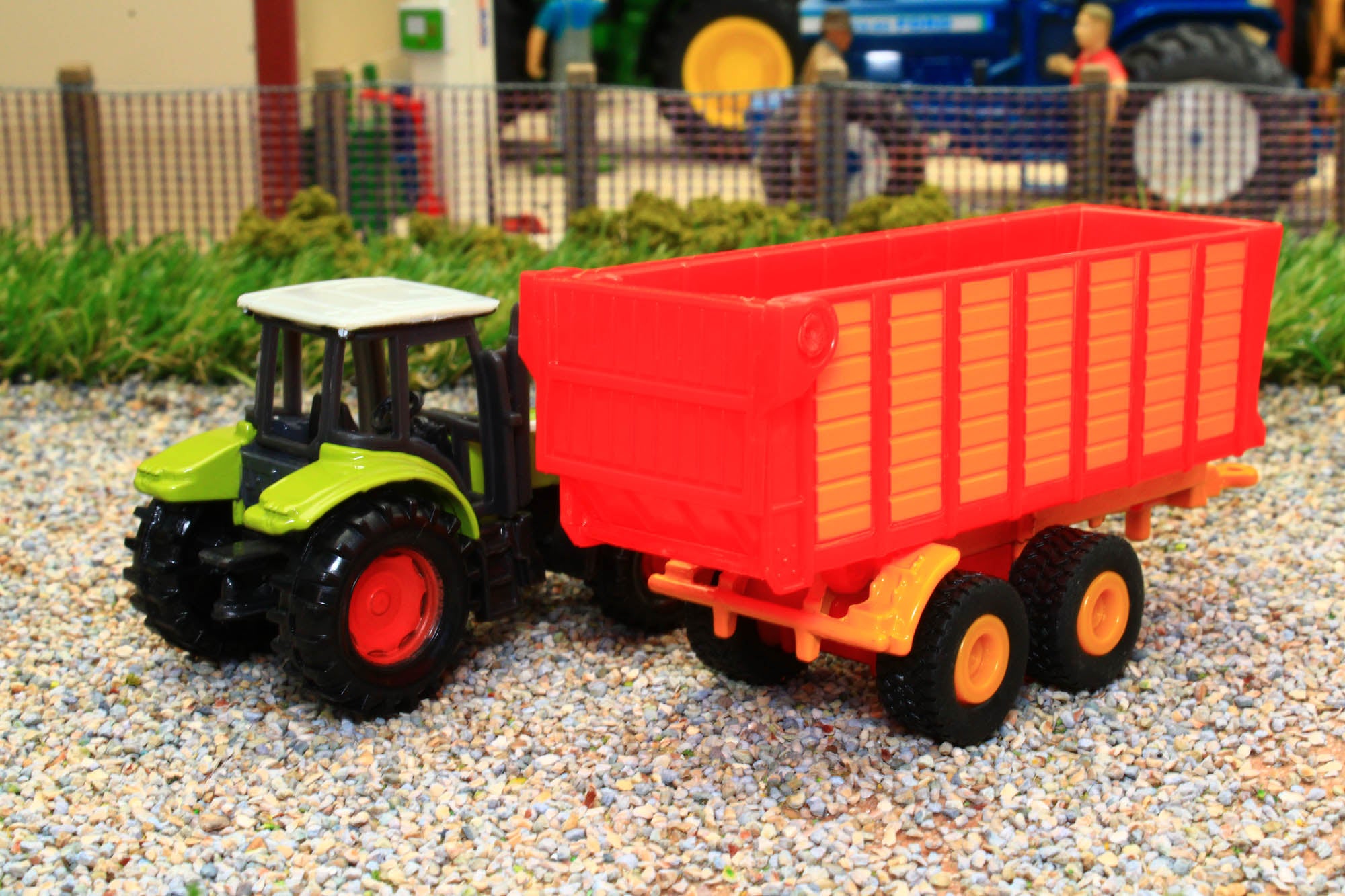 1650 Siku 1:87 Scale Claas Tractor with Silage Trailer – Brushwood Toys