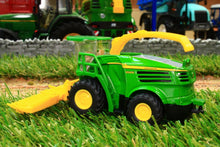 Load image into Gallery viewer, 1794 Siku 187 Scale John Deere 8500I Self Propelled Forage Harvester Tractors And Machinery (1:87