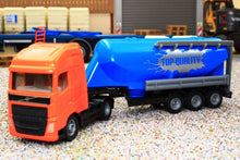 Load image into Gallery viewer, 1795 SIKU 1:87 SCALE VOLVO ARTICULATED LORRY WITH BULK MATERIALS TANK