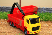 Load image into Gallery viewer, 1797 Siku 187 Scale Mercedes Lorry With Crane And Trailer Tractors And Machinery (1:87 Scale)