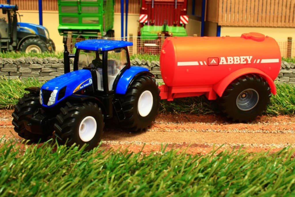 1945 Siku 150 Scale New Holland Tractor With Abbey Slurry Tanker Tractors And Machinery (1:50 Scale)