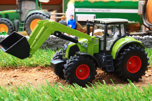 1979 SIKU 150 SCALE CLAAS TRACTOR WITH FRONT LOADER