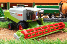 Load image into Gallery viewer, 1991 SIKU 150 SCALE CLAAS LEXION 600 COMBINE HARVESTER