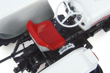 Load image into Gallery viewer, UH4884 David Brown 995 (1972) 1:16 Scale - aerial view of seat and controls