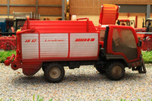 Load image into Gallery viewer, 3061(w) WEATHERED SIKU LINDNER UNITRAC WITH FORAGE TRAILER