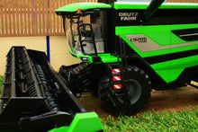 Load image into Gallery viewer, Usk31006 Usk Deutz 9206 Combine Harvester Tractors And Machinery (1:32 Scale)