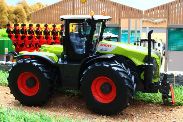 SIKU 1:32 Claas Xerion 5000 Traktor Nr. 3271 In Hessen - Nentershausen