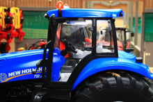 Load image into Gallery viewer, 3273 SIKU NEW HOLLAND T8.390 TRACTOR