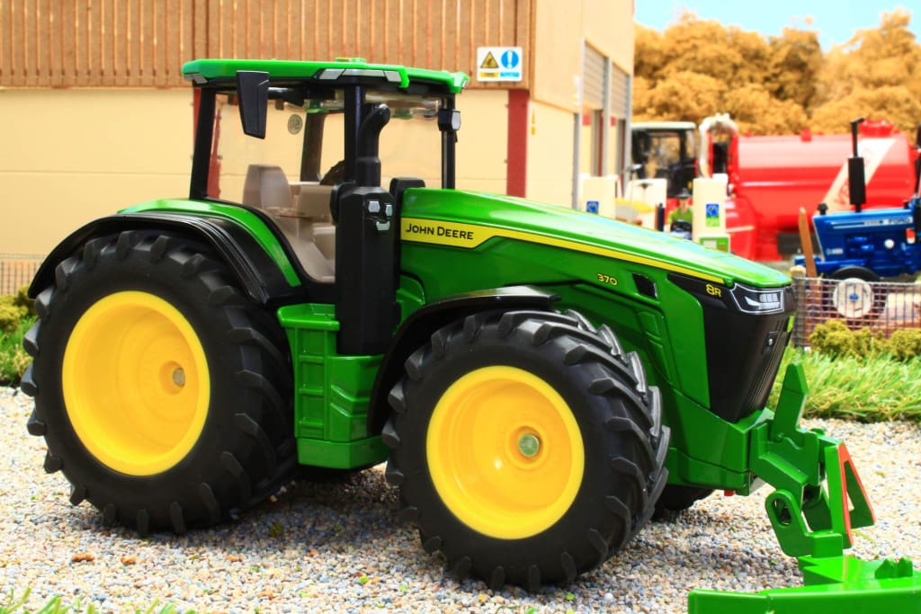3290 Siku John Deere 8R 370 4WD Tractor – Brushwood Toys