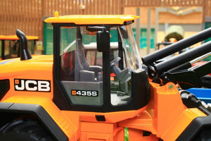 3663 SIKU JCB 435S WHEELED LOADER (WITH REMOVABLE ATTACHMENT)