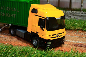 3921 Siku 150 Scale Mercedes Lorry With Containers X 2 Tractors And Machinery (1:50 Scale)