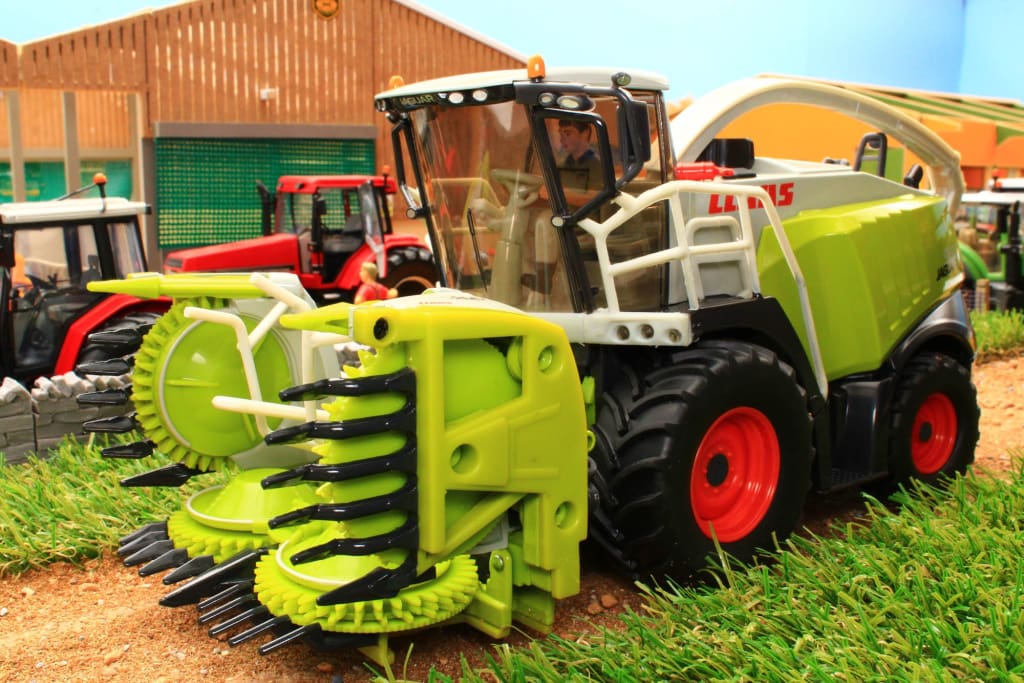 4058 Siku Claas Jaguar 960 Forage Harvester – Brushwood Toys