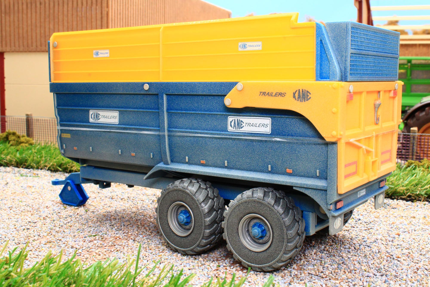 42700(w) Weathered Britains Kane 16 tonne Twin-Axle Silage Trailer - Dusty Effect!