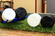 Load image into Gallery viewer, 43142A2 BRITAINS WRAPPED ROUND BALES 2 WHITE 2 BLACK