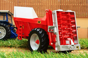 43181 Britains Nc Rear Discharge Manure Spreader Tractors And Machinery (1:32 Scale)