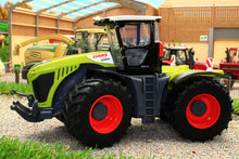 Load image into Gallery viewer, 43246 Britains Claas Xerion 5000 Tractor