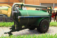 Load image into Gallery viewer, 43253(w) WEATHERED BRITAINS NC SLURRY TANKER ROADSIDE IN GREEN