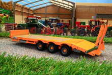 Load image into Gallery viewer, 43254 BRITAINS KANE LOW LOADER TRAILER IN YELLOW