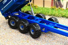 Load image into Gallery viewer, 43284 Britains Kane Half-Pipe Triple Axle Silage Trailer