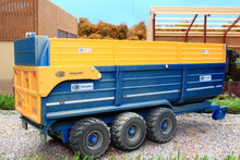 Load image into Gallery viewer, 43284(W) Weathered Britains Kane Half-Pipe Triple Axle Silage Trailer - Dusty Effect!