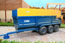 Load image into Gallery viewer, 43284(W) Weathered Britains Kane Half-Pipe Triple Axle Silage Trailer - Dusty Effect!