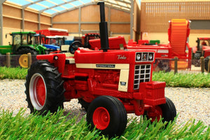 43294 Britains Case International Harvester Farmall 1066 Tractor