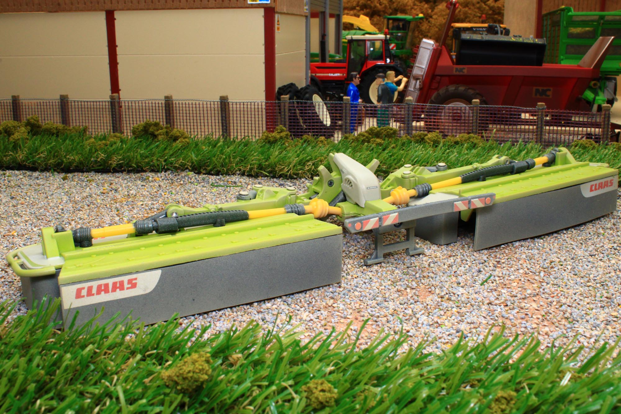 43303(W) Weathered Britains Claas Disco Rear Butterfly Mower Dusty Eff ...