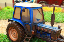Load image into Gallery viewer, 43308(W) Weathered Britains Ford 6600 2WD Tractor
