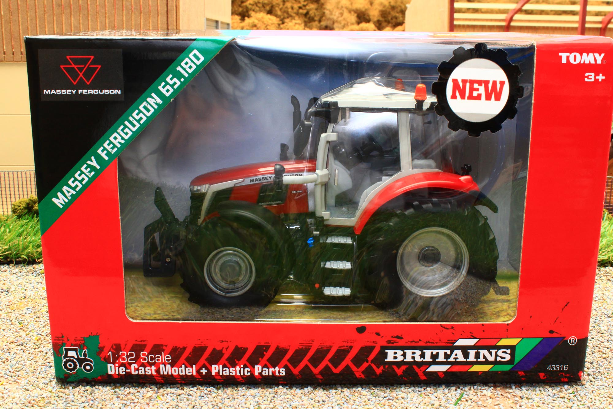 Britains Massey Ferguson 6S.180 Tracteur avec Cultivateur