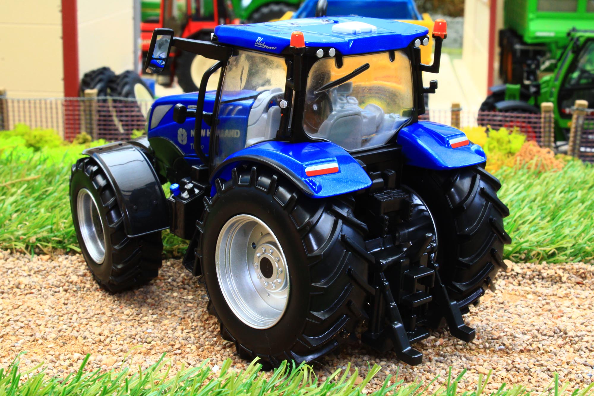 Tracteur de couleur blue power – NEW HOLLAND T6.180 Tracteur de couleur blue power – NEW HOLLAND T6.180