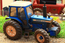 Load image into Gallery viewer, 43322(W) Weathered Britains Ford TW20 4WD Tractor