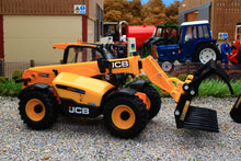 Load image into Gallery viewer, 43325 Britains JCB Agri Extra Loadall