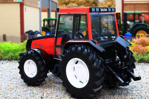 43342 Britains Valtra Valmet 8950 Tractor (Fans' Choice!) 1:32 Scale