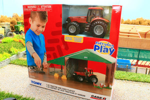 47019 BRITAINS FARM SHED, ANIMALS AND CASE TRACTOR PLAY SET